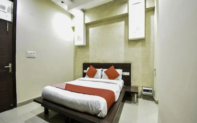 Hotel Lords By OYO Rooms