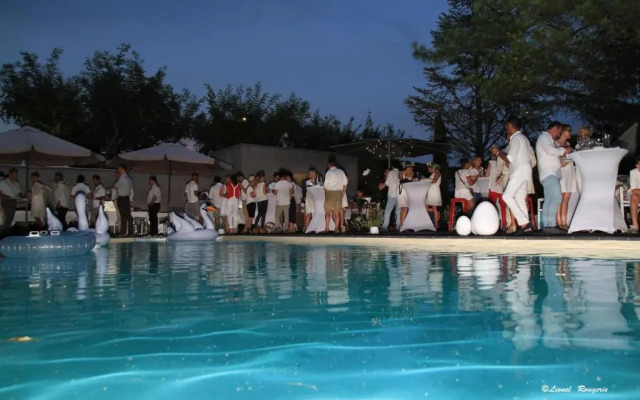 Safari Hôtel - Restaurant l'Hibiscus