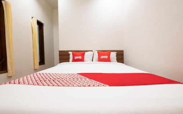 OYO 1695 Royal Senggigi Hotel