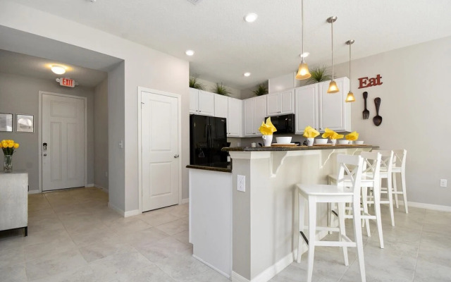 Four Bedrooms Townhome 5122