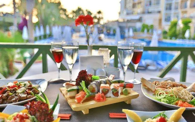 Lyra Resort & Spa