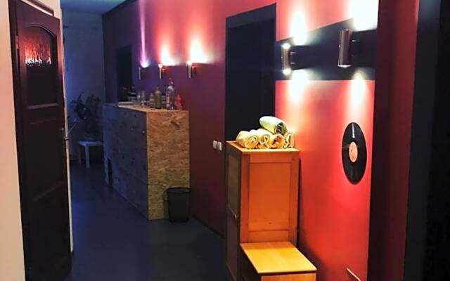 Hostel 1902