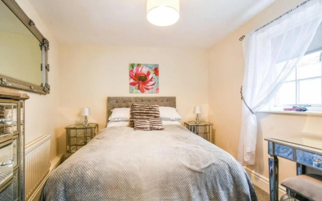 Holgate Manor Apartment