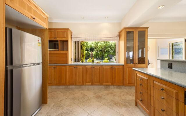 Lake View Luxury