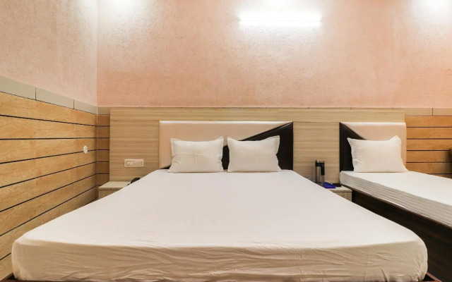 SPOT ON 85285 Shikhar Hotel
