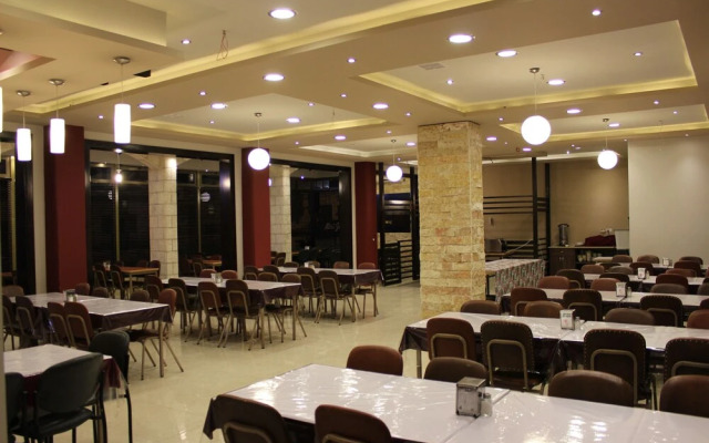 Alexander Hotel