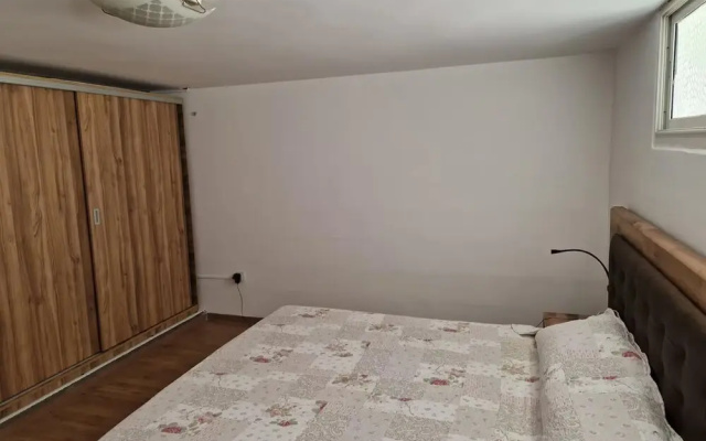 2 Bed Villa, Sleeps 4 - Garden, Wifi, Parking