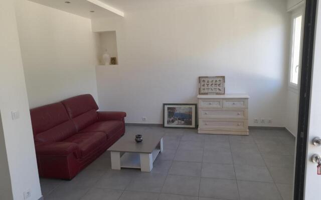 appartement familiale avec extérieur sympas pour profité du soleil