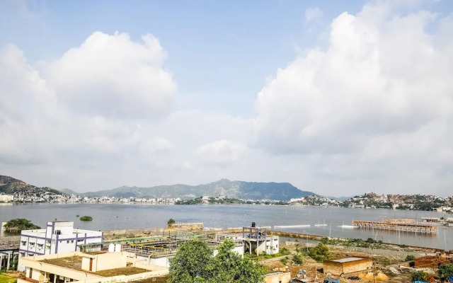 Ravi Palace by OYO Rooms