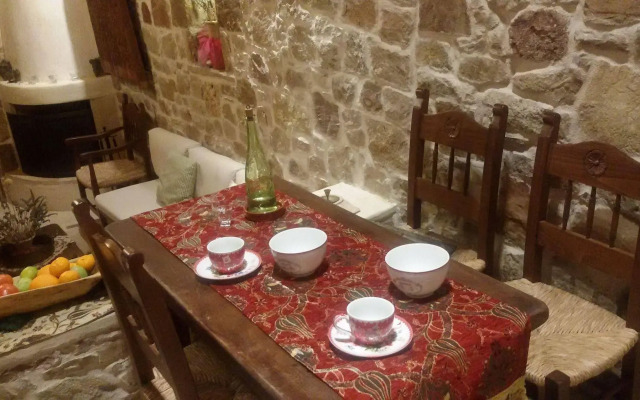 Lithos Traditional Houses