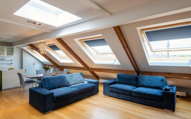 Europea Laeken Duplex Residence