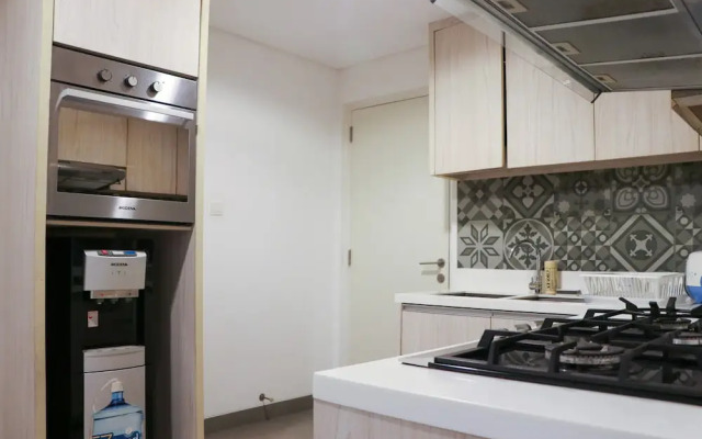 Elegant And Spacious 2Br At Apartment Simprug Park Residences