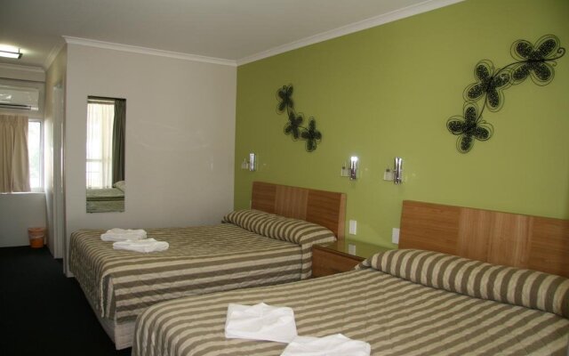 Queensgate Motel