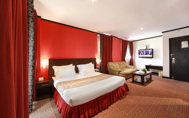 Manhattan Avenue Hotel