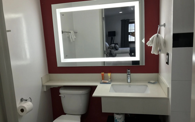 Legend Hotel Hollywood