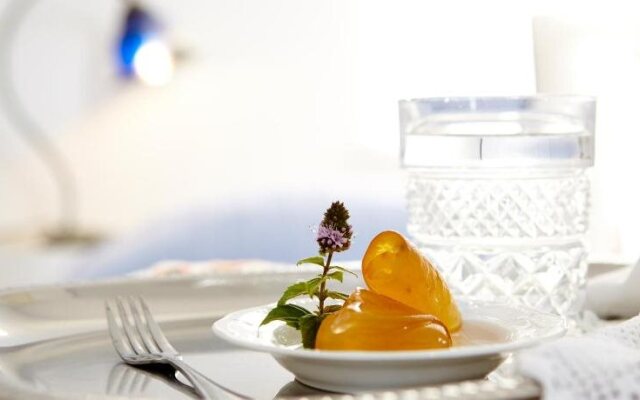 Altana Traditional Houses & Suites