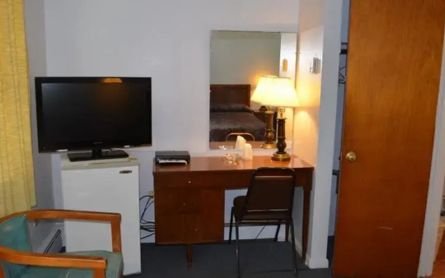 Pine Grove Motel