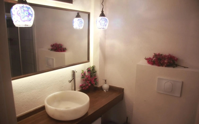 Dardanos Hotel