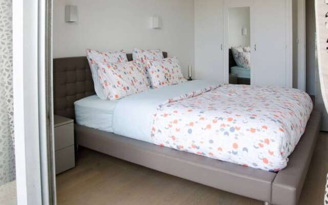 2 Bedroom Apartment With Balcony Near Eiffel Tower and Invalides