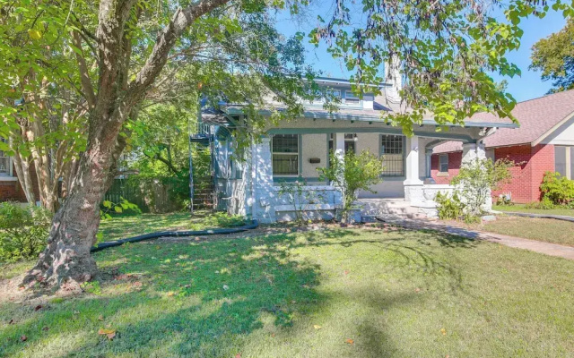 Midtown Home Near BBQ & Overton Park!