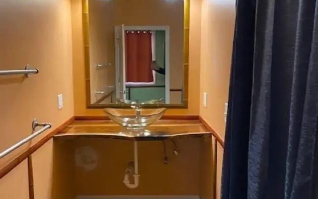 Aloha Beach Club Resort