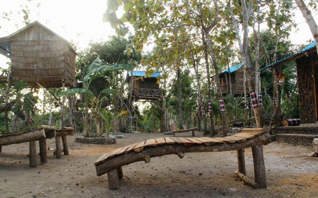Nyuh Bengkok Tree House
