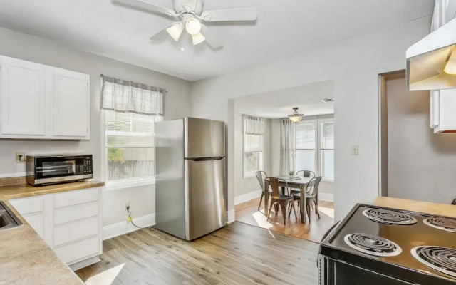 Minutes to the Beach Highlands 4Units