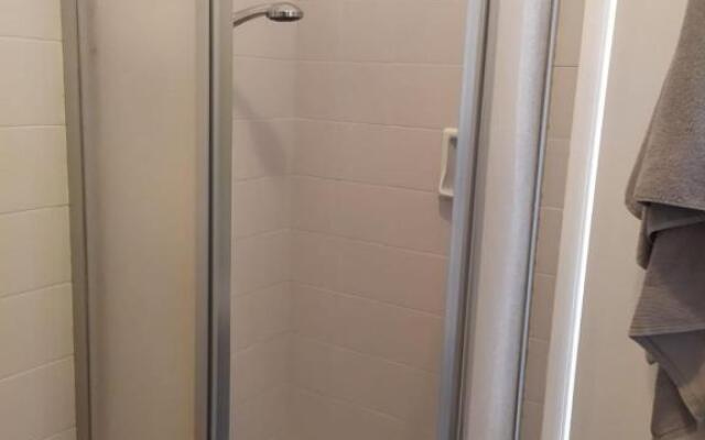 Appartamento Mirabell, FRONTE SPIAGGIA, VISTA MARE CON PARCHEGGIO