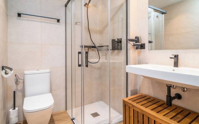 Limehome Barcelona Plaça Pirineus