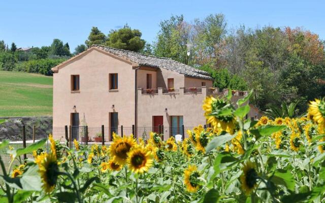 Casa Montefiore 13 Iris LT nella tranquilla campagna Marchigiana