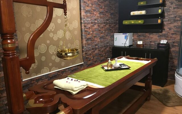 Al Hamra Residence & Village Hotel