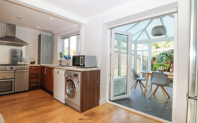 7 Daltons Place