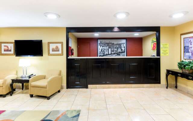 Super 8 by Wyndham Richmond