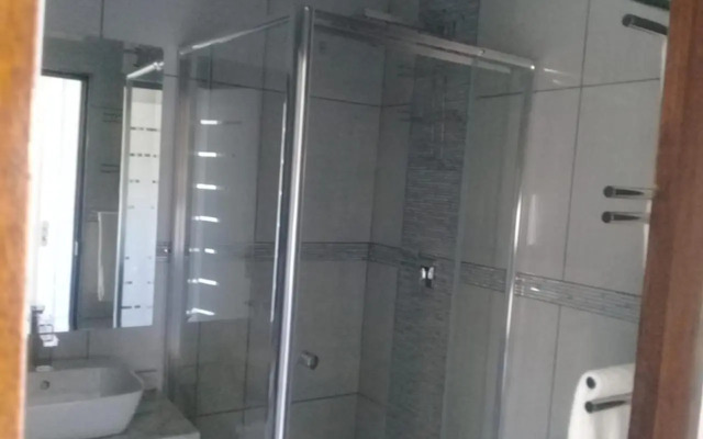 8 Sleeper Villa and 4 Sleeper Flatlet