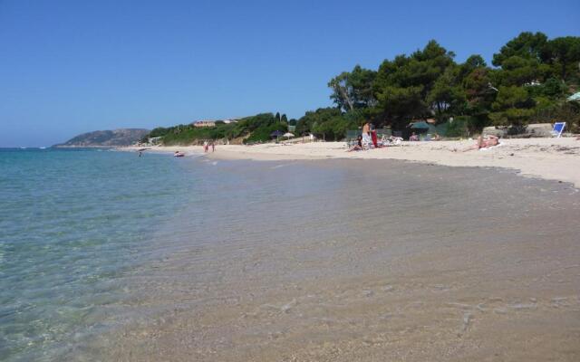 Santa Margherita di Pula, Calaverde, Deliziosa villetta 100 metri dal mare