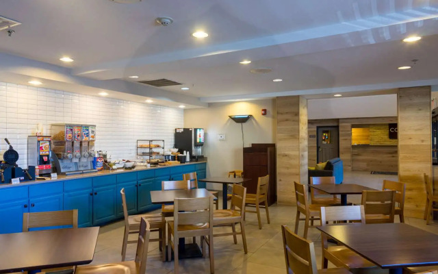 Country Inn & Suites by Radisson, Doswell (Kings Dominion), VA