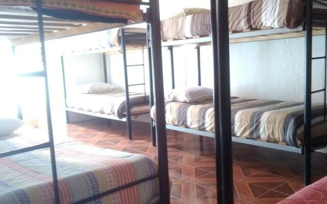Yaalir At'mu - Hostel