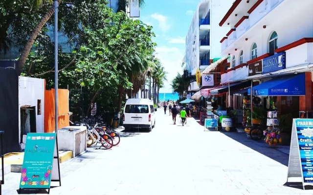 5th Avenue Room By BLVD