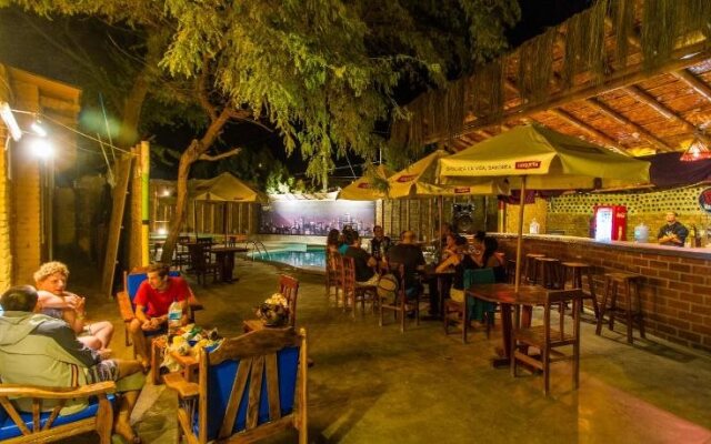 Palosanto Backpackers