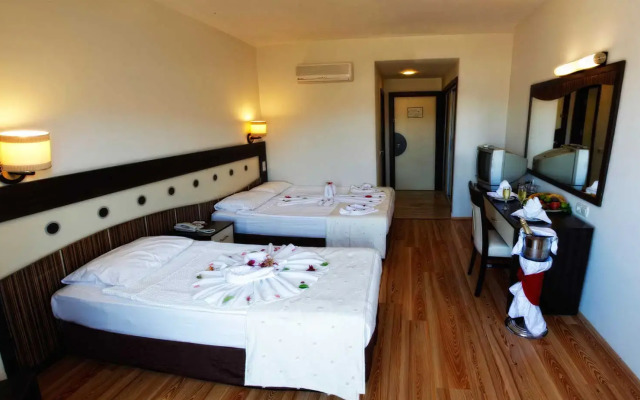 Lavitas Hotel