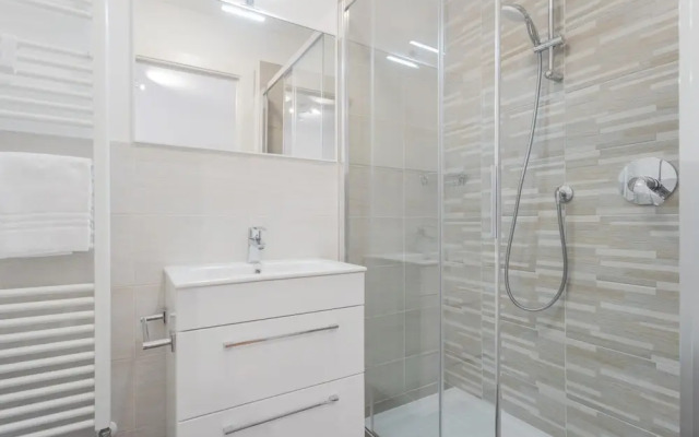 Pozzo Vertical Apartment With Garden and Parking