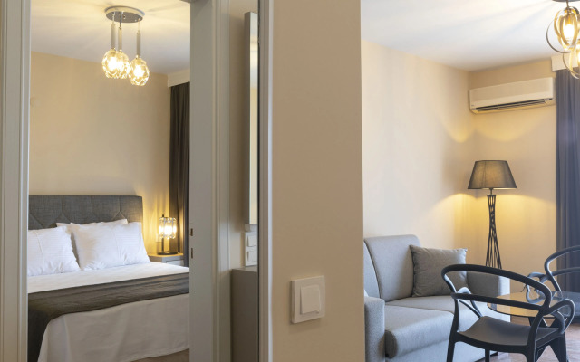 Farrys Boutique Hotel & Beach Club