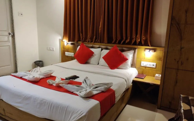 OYO 8490 Hotel Grandeur