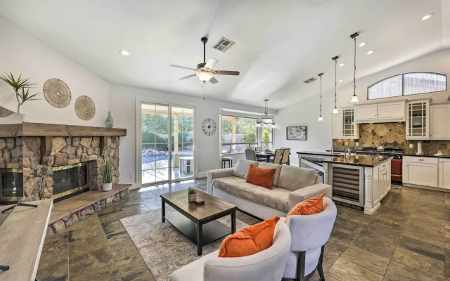 Airy Scottsdale Home: Pool, Putting Green & Grill!