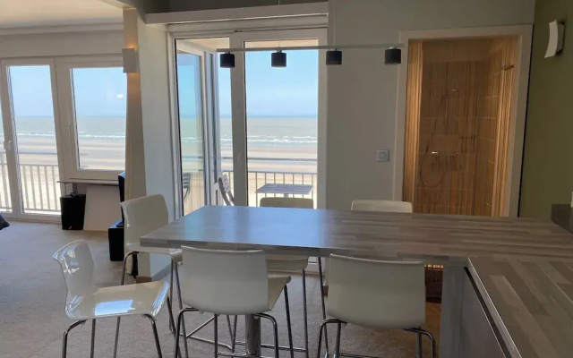 Apartment in Nieuwpoort-bad With Sea View