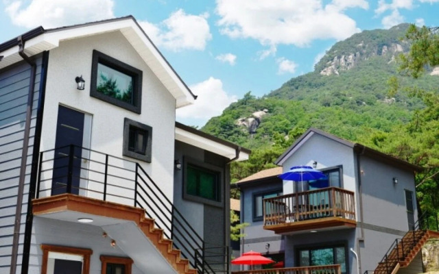 Jecheon the Pine Hill Pension