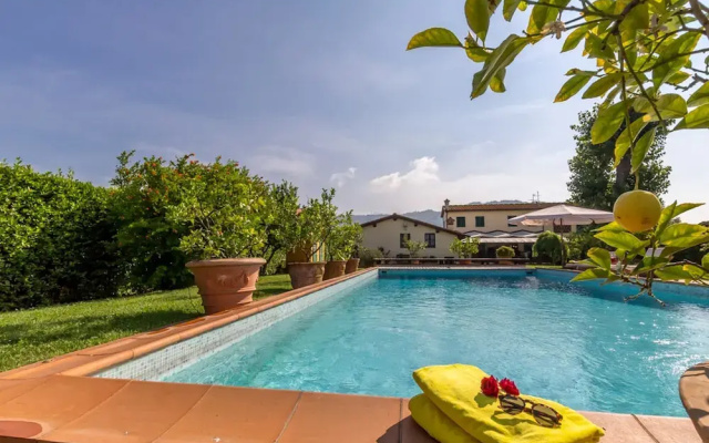 Villa Pallina With Pool