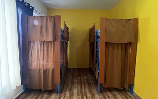 Flyscape Hostel