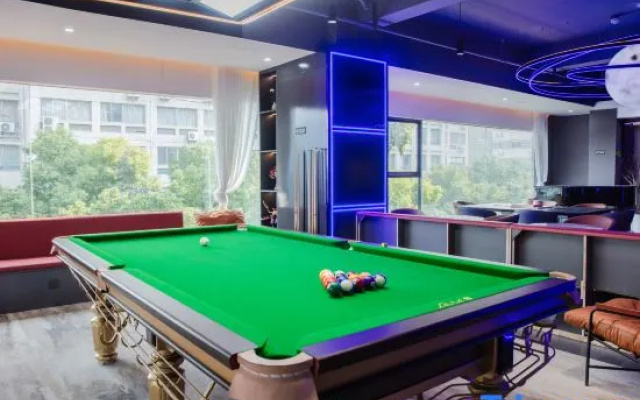 The Wanderer’s Crossroads – Entertainment – Hangzhou