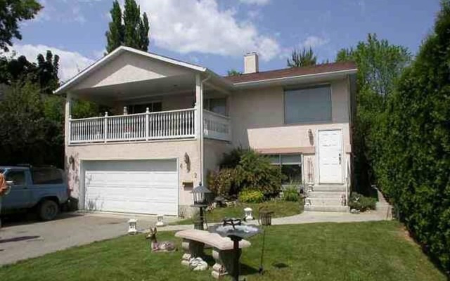 Beach Access Kelowna Rental Home Upper Unit by KVR